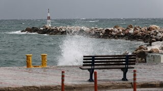 Κακοκαιρία «Ιανός» - «Επικίνδυνη κατάσταση»: Συναγερμός και επιφυλακή για τον μεσογειακό κυκλώνα